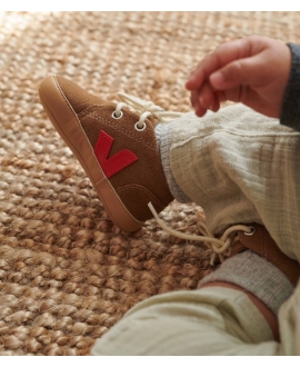 Zapatilla Bebé VEJA Camel Suede Pierre